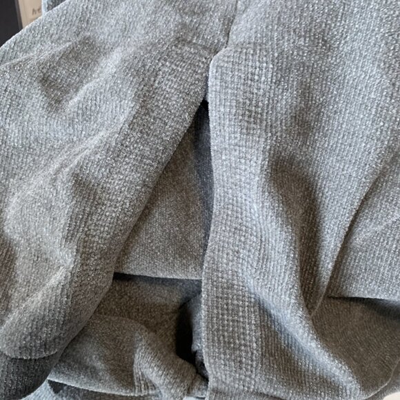 Barefoot Dreams Boxy Cardigan Sweater Medium CozyChic Gray Button Up Oversized - Picture 7 of 10